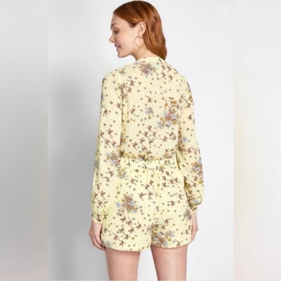 ModCloth Yellow Dragonfly Retro Floral Time To Suit Up Long Sleeve Romper Sz.M - Picture 3 of 15